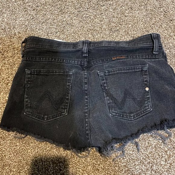 Wrangler distressed shorts! - Picture 2 of 3